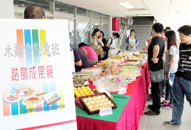 勞工局訓就中心職訓學員結訓就業率高(圖)