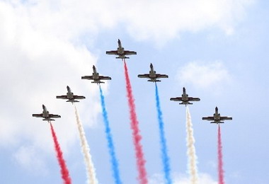 空軍清泉崗基地開放參觀軍機戰技操演(圖)