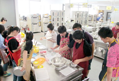 全國首創青少年職場全能體驗營結訓(圖)