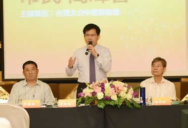林佳龍：一年內改善交通要道塞車問題(圖)