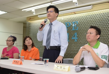 林佳龍提志工銀行政見(圖)