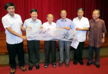 「台灣之美」特展兼義賣捐助高雄氣暴(圖)