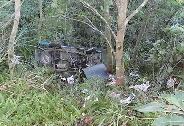 小貨車載採茶工墜山坡1人死亡(圖)