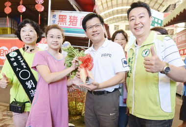 林佳龍大肚市場掃街希望串連台鐵山海線(圖)