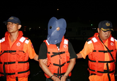 遠洋漁船喋血案印尼漁工刺死中國漁工(圖)