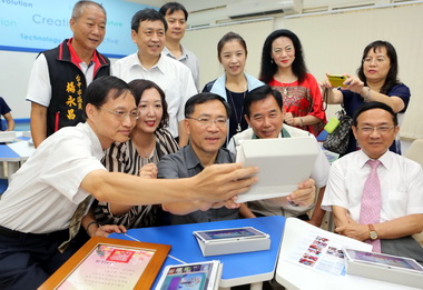 台中首座SMART Schoo在華龍國小啟航(圖)