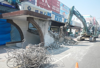 橫跨中興路與國光路的大元地下道拆除(圖)