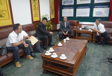 柯建銘拜會雲林地方法院檢察長洪培根(圖)