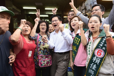 林佳龍競選總部忍無可忍提告胡志強陣營(圖)