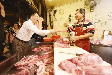 林佳龍與蔡其昌掃街催票(圖)