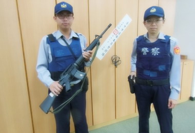 護選票高度「警」張(圖)