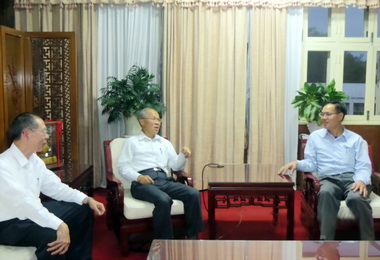 立委鄭天財抵達省府了解省政運作情形(圖)