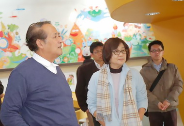 曹啟鴻率團參訪「農業首都」(圖)
