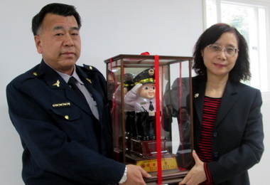 柯朝欽從警三十年功成身退(圖)