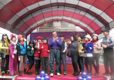 水里臍橙暨農產品創新行銷雨中登場(圖)