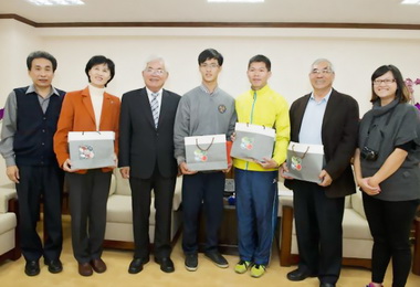 李進勇會見廈門翔安武術精英(圖)