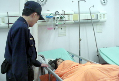 員警機警化解悲劇(圖)