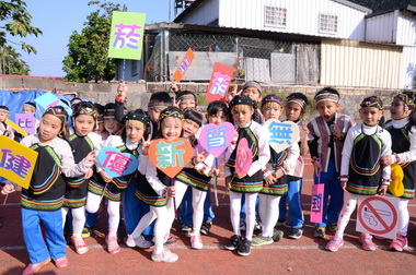 中正國小籃球場失修林明溱：中央助維修(圖)