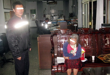 失智婦上國道中寮警攔阻護送返家(圖)