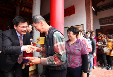 林氏宗廟新春團拜(圖)