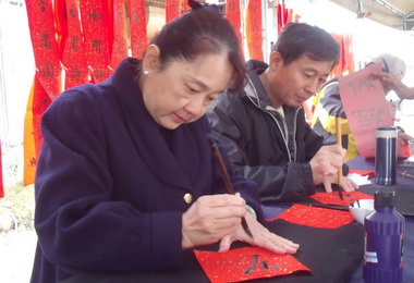 慈濟舉辦冬令發放暨歲末圍爐活動(圖)