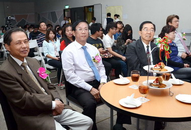 同德家商畢業聯展縣長到場期勉(圖)