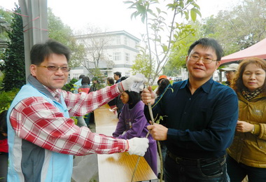 林管處延續植樹節民眾反應熱絡(圖)