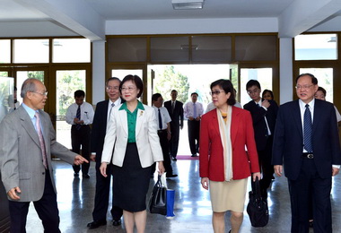 監委蒞臨省府省主席率主管簡報(圖)