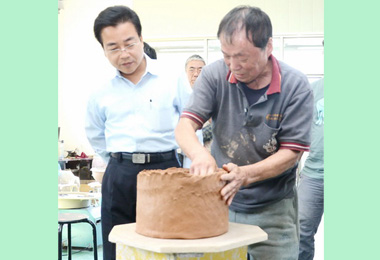林榮森推南投傳統陶工藝受肯定(圖)