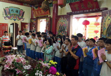 明台高中考生南天宮祈福保佑金榜題名(圖)
