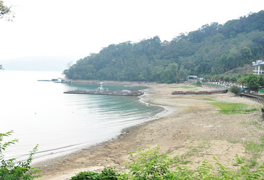 日月潭水位未升 坐船遊潭難？(圖)