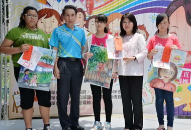 慶母親節 雲林辦畫阿母ㄟ笑容比賽(圖)