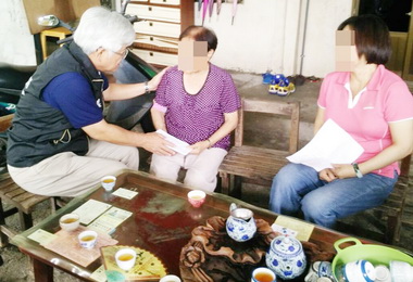 偵查佐遭酒駕撞倒不治縣長慰問家屬(圖)