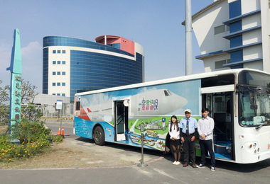 搭觀巴遊小港增廣見聞又抽獎(圖)