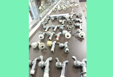 慣竊專偷水龍頭師生氣急敗壞(圖)