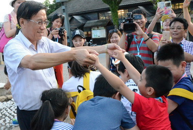 台商組團赴南投林明溱導遊(圖)