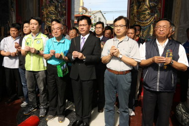 大肚萬興宮媽祖回駕林佳龍前往參拜(圖)