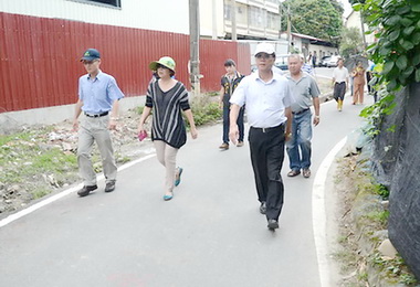 會勘草屯道路縣府爭經費(圖)