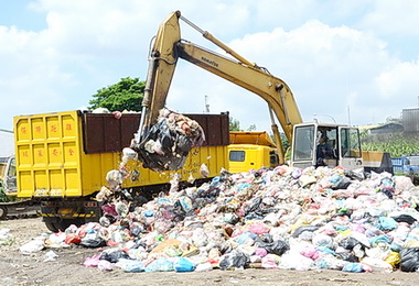 老垃圾處理南投市率先清除(圖)