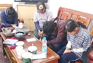 信義警方查獲逃逸外勞(圖)