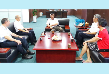 林明溱撞傷林政則探視(圖)