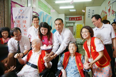 中油支持華山關懷失智人瑞(圖)