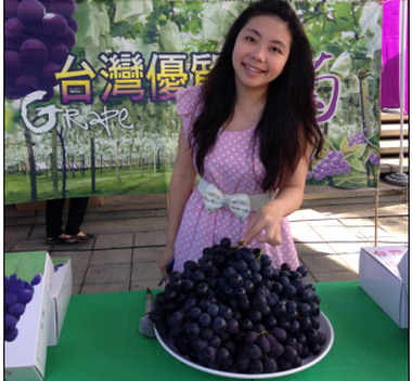 台灣優質葡萄清水服務區熱鬧開賣(圖)