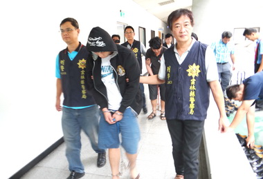 雲林縣警局破獲販毒集團及非法持有槍械(圖)