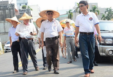 林明溱跑行程出車禍縫5針無大礙(圖)