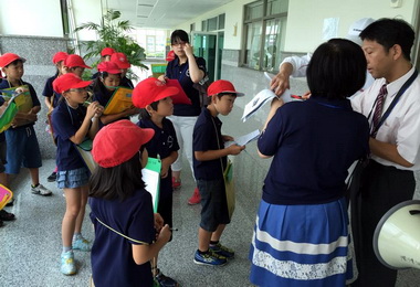 日僑國小參觀淨水場獲益多多(圖)