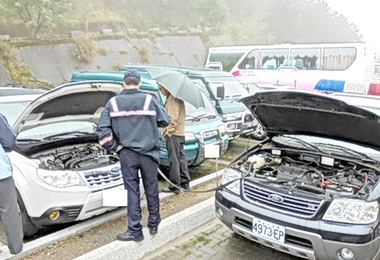 保育警察為民救車贏得佳話(圖)