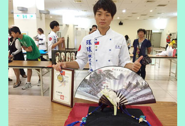 環球科大果雕競賽勇奪2金4銀2銅(圖)
