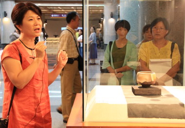 賴秀桃創作展山中美景盡入柴燒茶碗(圖)