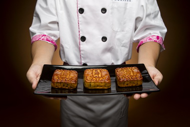 中秋住夏都免費吃月餅(圖)